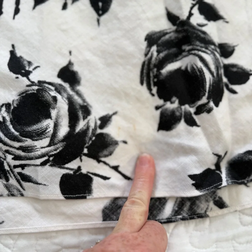 Talbots Petites Black White Rose Floral 100% Linen A-Line Skirt Size 6P‎ GUC
